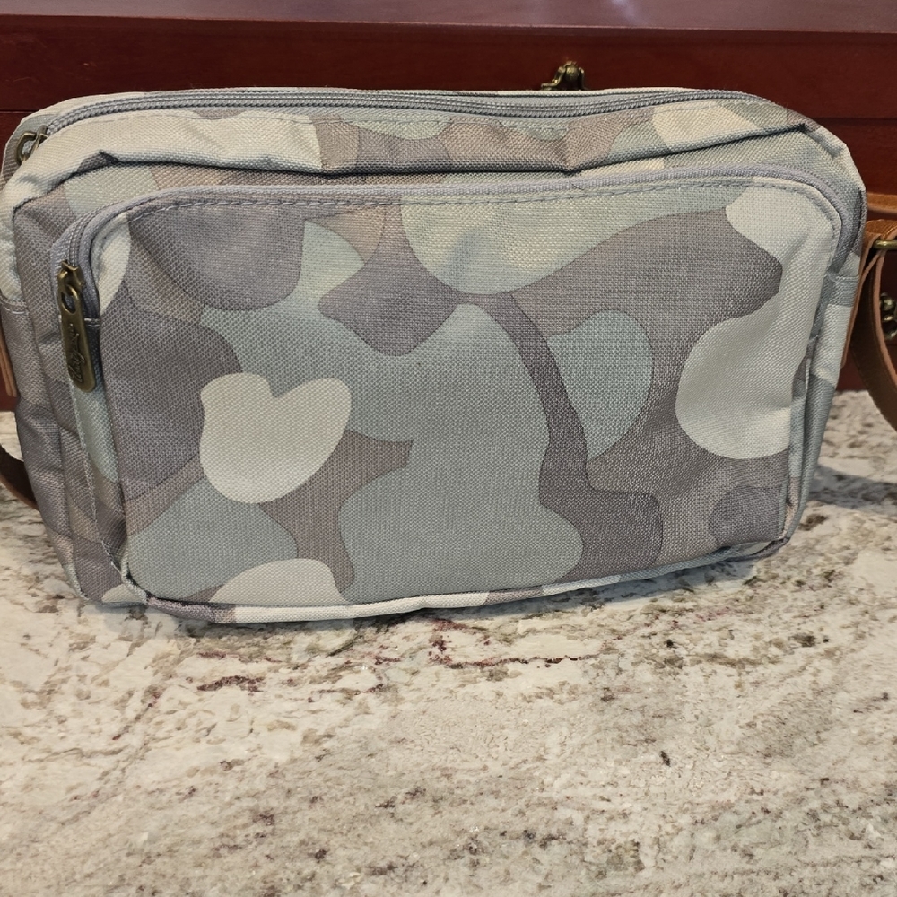 Thirty-One Camouflage Crossbody Bag in Gray and Cream